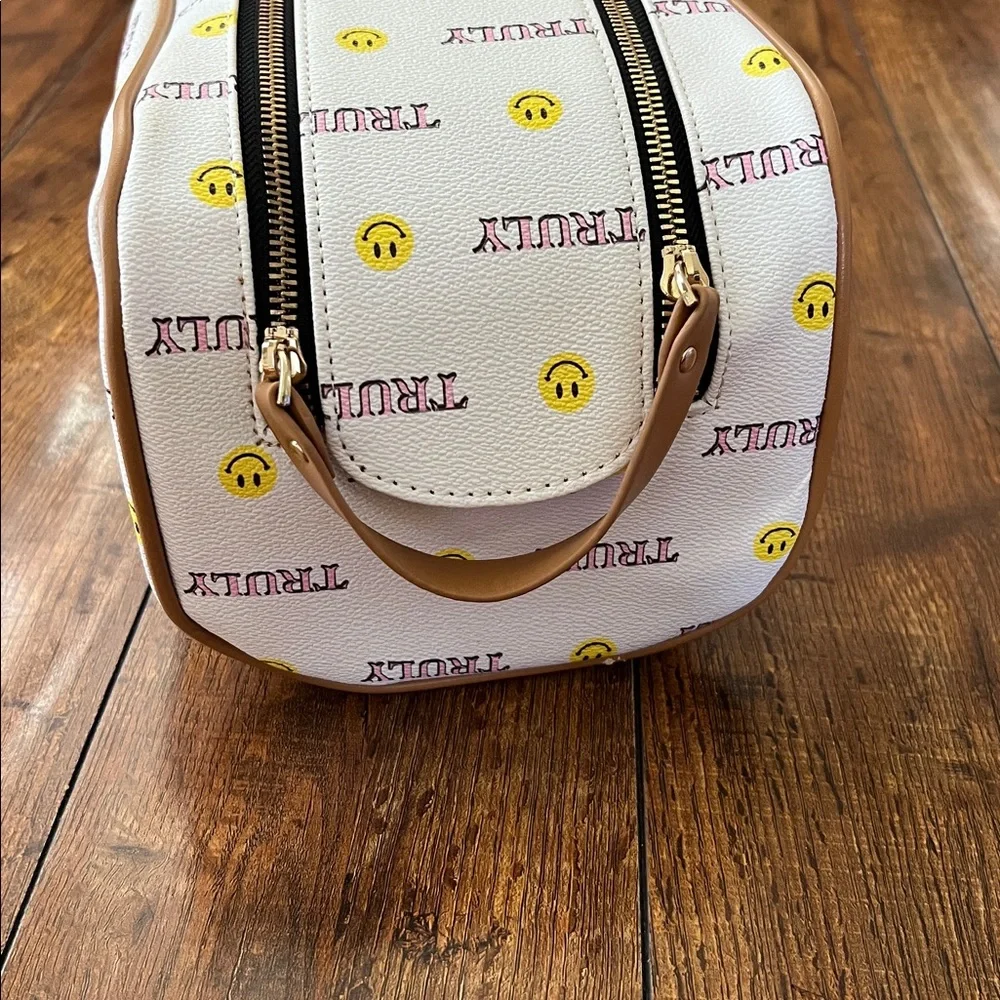 Truly White Smiley Face Travel Bag